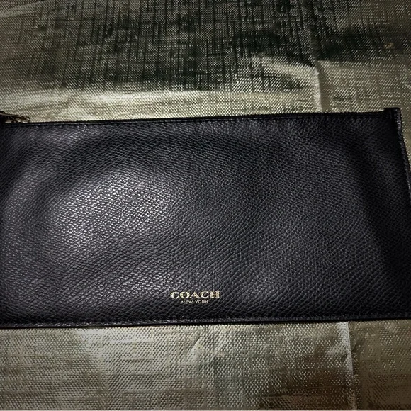 Coach Black Leather Wallet Sophisticated Design - Picture 6 of 6